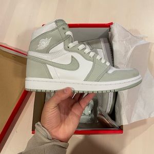Women’s Air Jordan 1 Retro High OG “Seafoam”